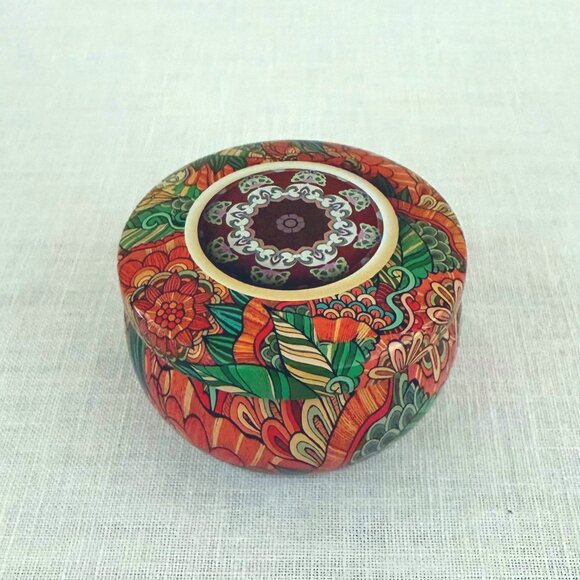 Twilight Lavender Scented Candle In Decorative Tin 2.5 Oz - Picture 2 of 5